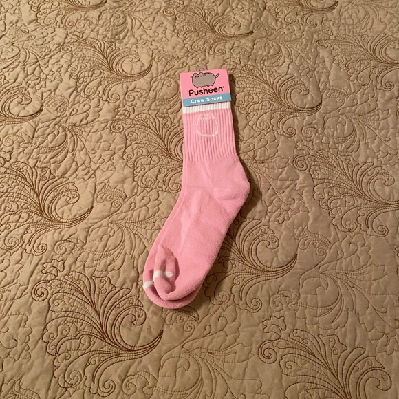 Pusheen Accessories - Pusheen Pink Crew Socks